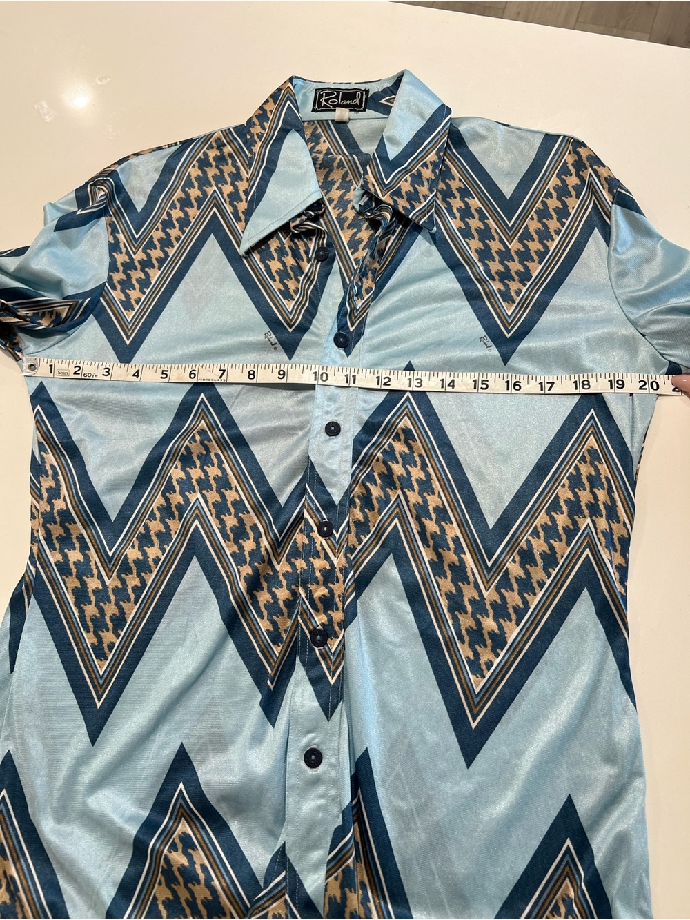 ROLAND • vintage 1970s blue and gold geometric patterned silk shirt - Picture 6 of 8